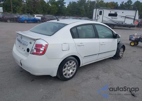 2011 Nissan Sentra 2.0S z USA, uszkodzony, nr VIN 3N1AB6AP1BL615792